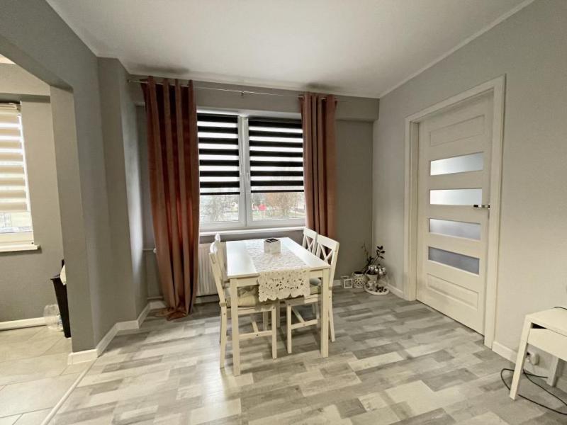 Apartment By Tuwima Steeet โคนิน ภายนอก รูปภาพ