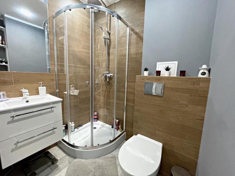 Apartment By Tuwima Steeet โคนิน ภายนอก รูปภาพ